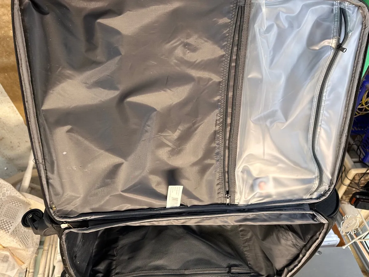 2 full sized Suitcases - Image 2