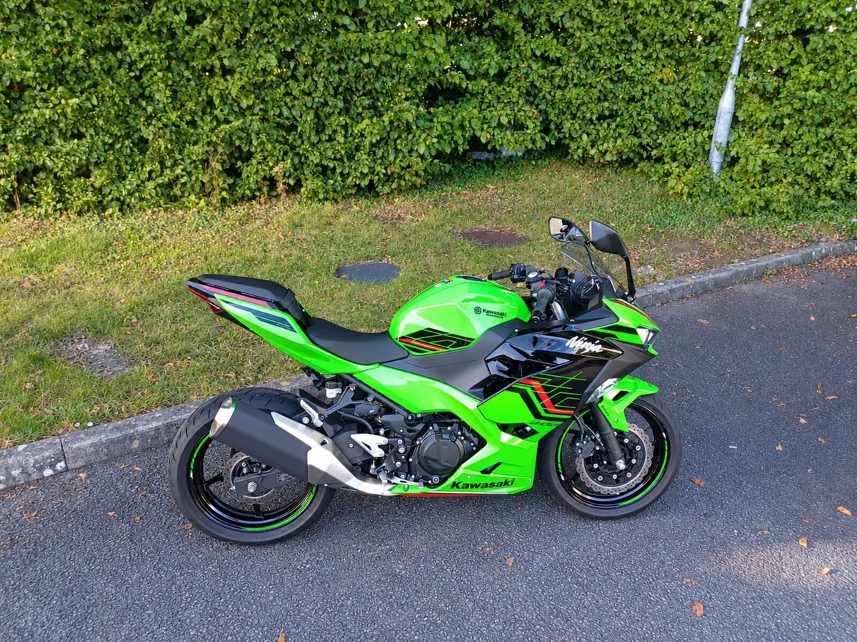 Kawasaki Ninja 400 (KRT) - Image 1
