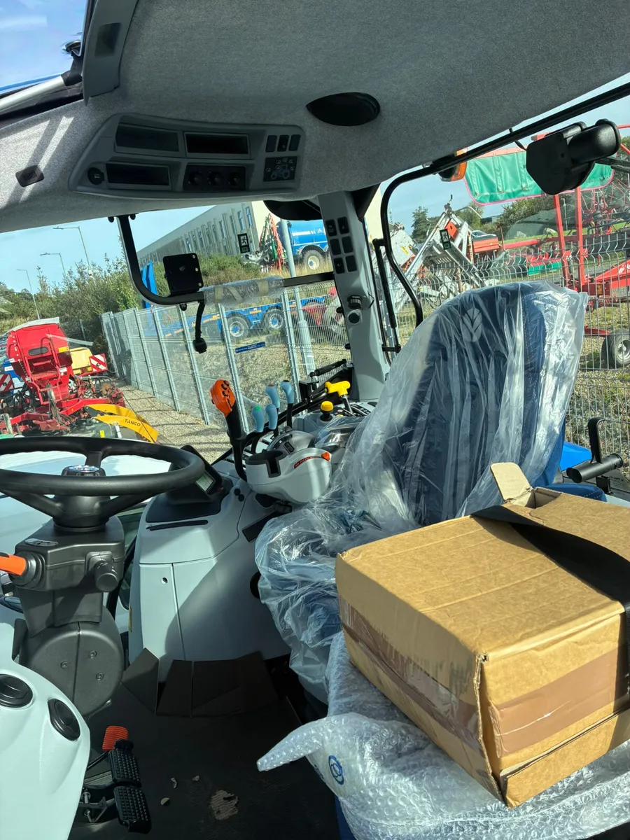 New Holland T7.165s - Image 2