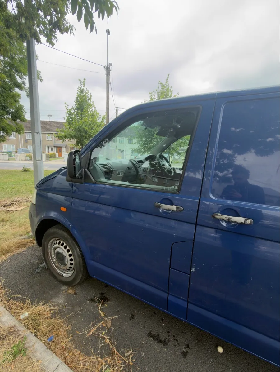 Volkswagen Transporter - NEW CVRT - First Owner - Image 2