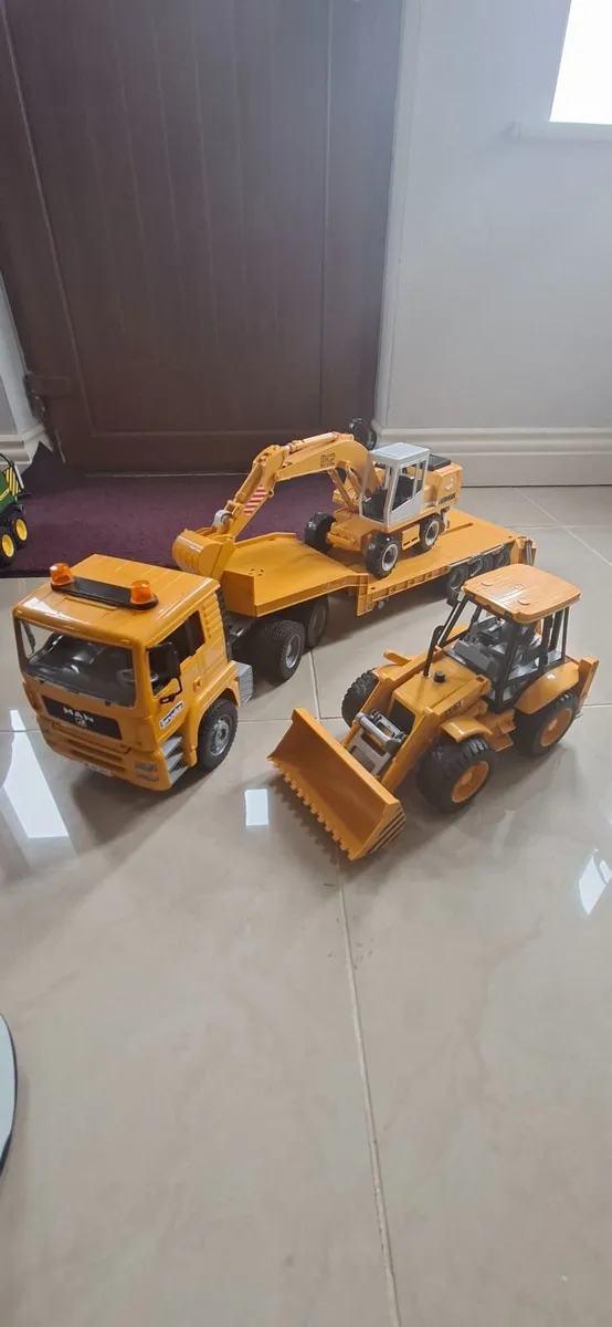 Kids lorry and diggers - Image 2