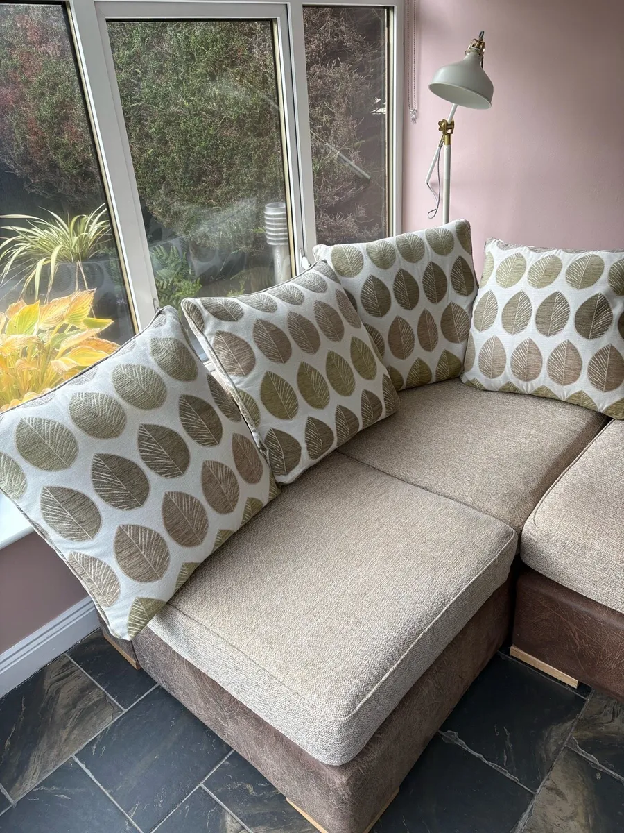 Corner couch - Image 2