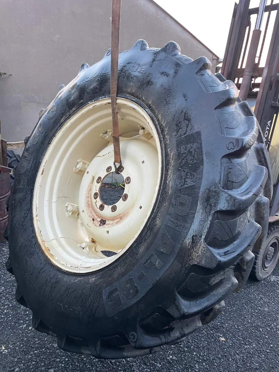 Cultor 520/85 Tyres & Rims - Image 2