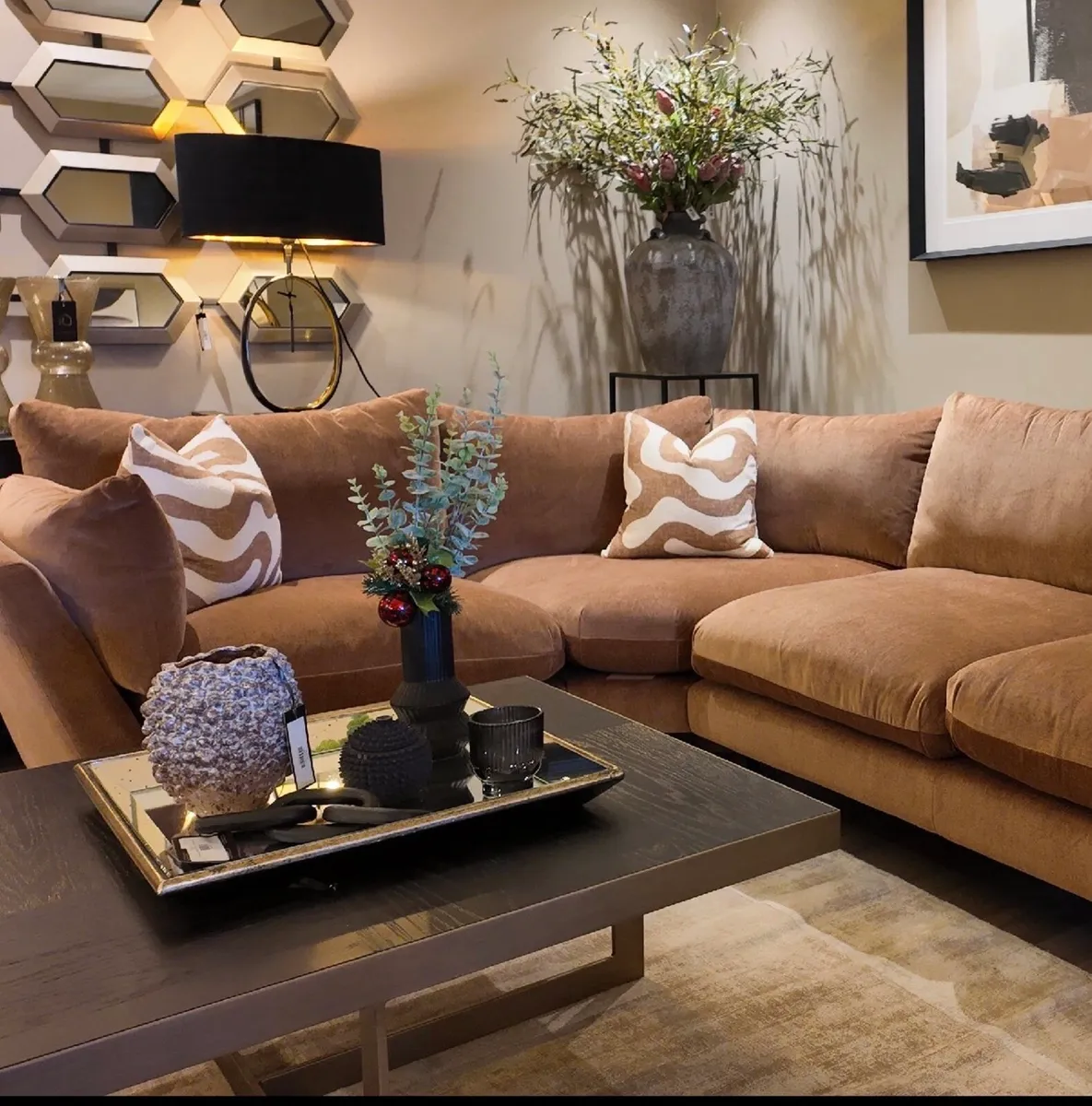 Sofa ex showroom by Whitemeadow reduced - Image 2