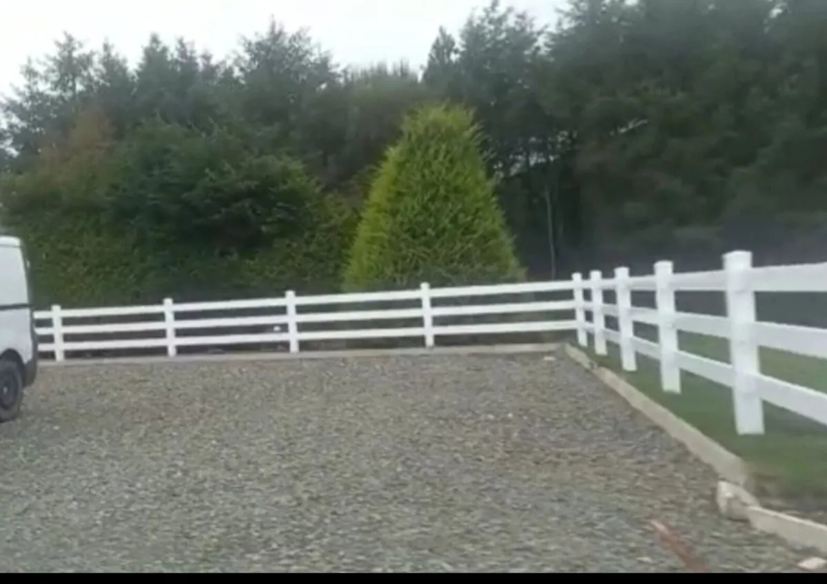 Fencing and muching contractor - Image 4
