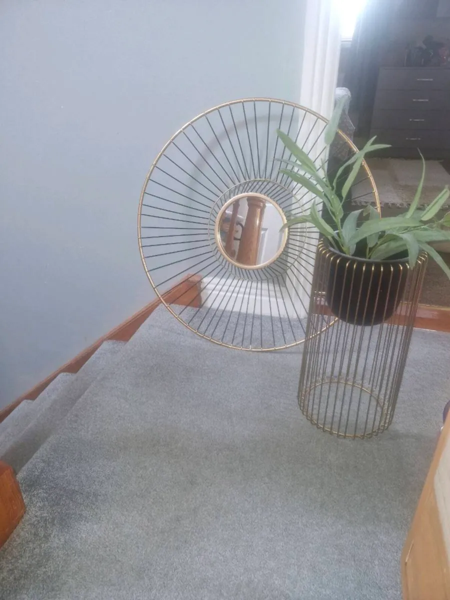 Mirror and plant stand - Image 3