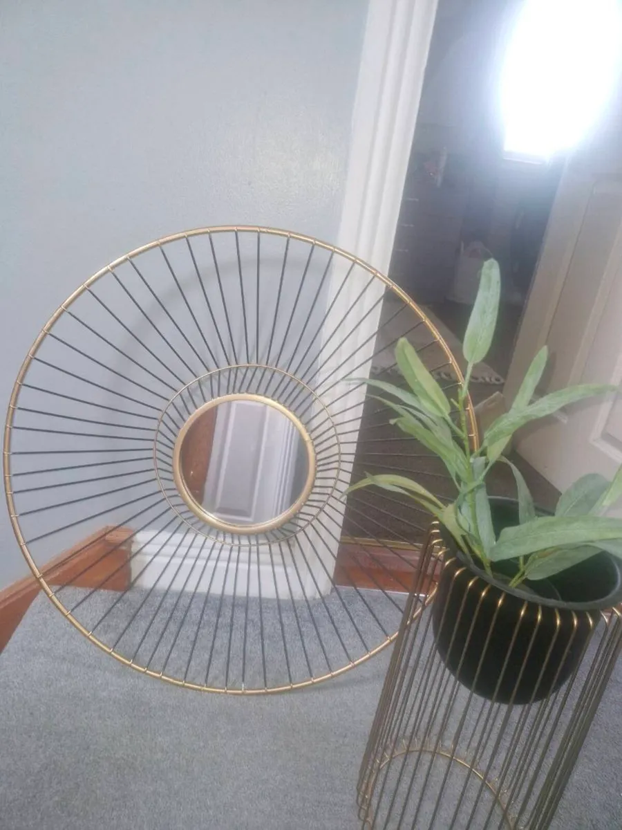 Mirror and plant stand - Image 2