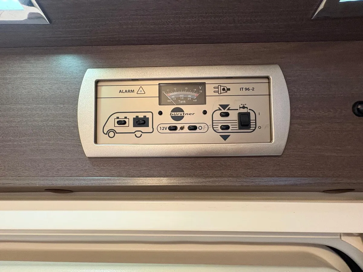 2015 BURSTNER VISEO I700 SOVEREIGN A-CLASS - Image 2
