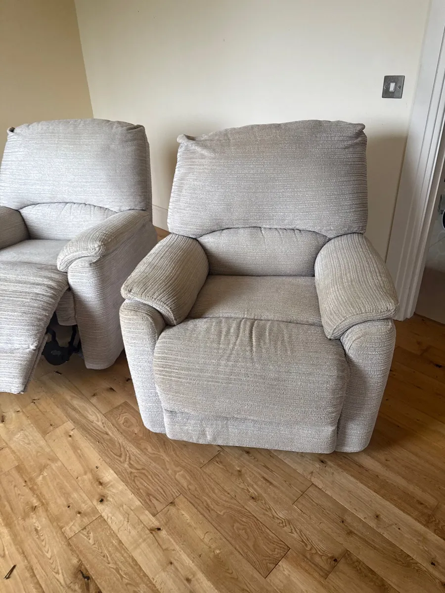 recliner chairs - Image 3
