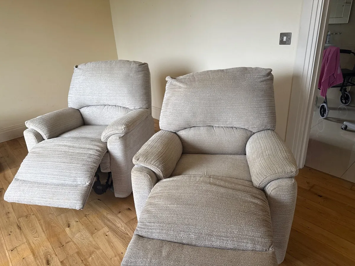 recliner chairs - Image 4