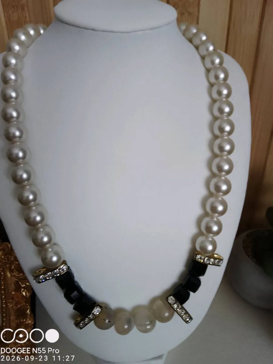 Women's Vintage Style Necklace - Image 4