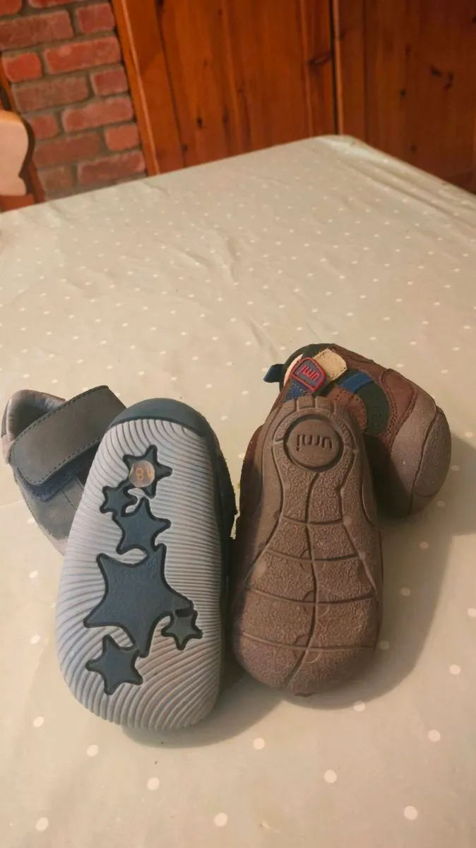 2 pairs of first start baby boys shoes. Earth frie - Image 2