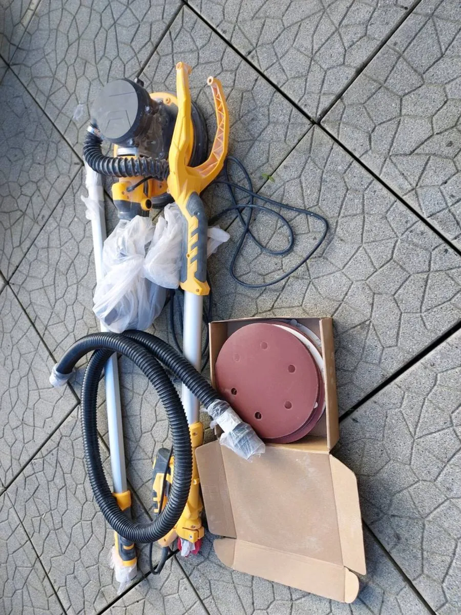 Drywall sander with handle and 50 pc sanding  disc - Image 2