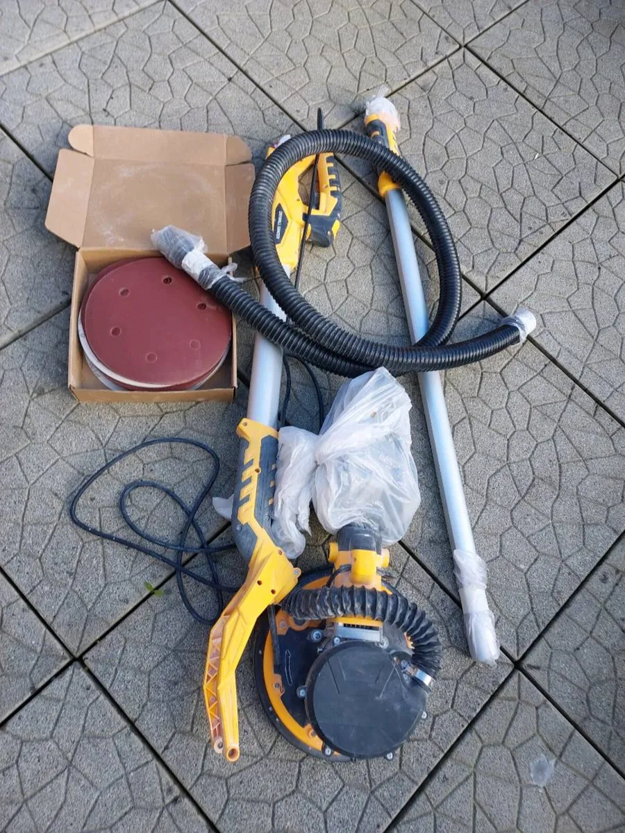 Drywall sander with handle and 50 pc sanding  disc - Image 3