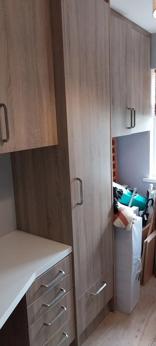 Bedroom Storage Unit, Wardrobe and Desk - Image 4