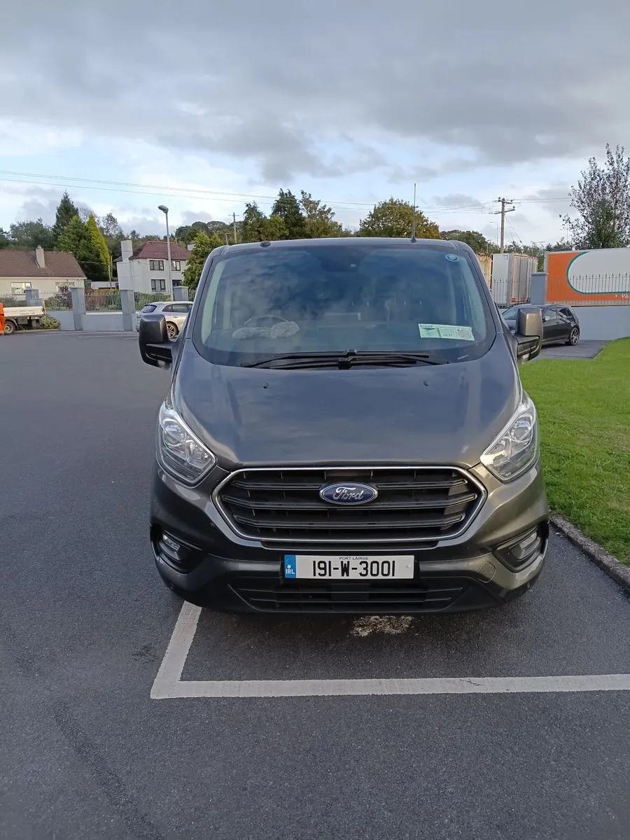 191 Ford Transit Custom 6 seater crew cab van - Image 4