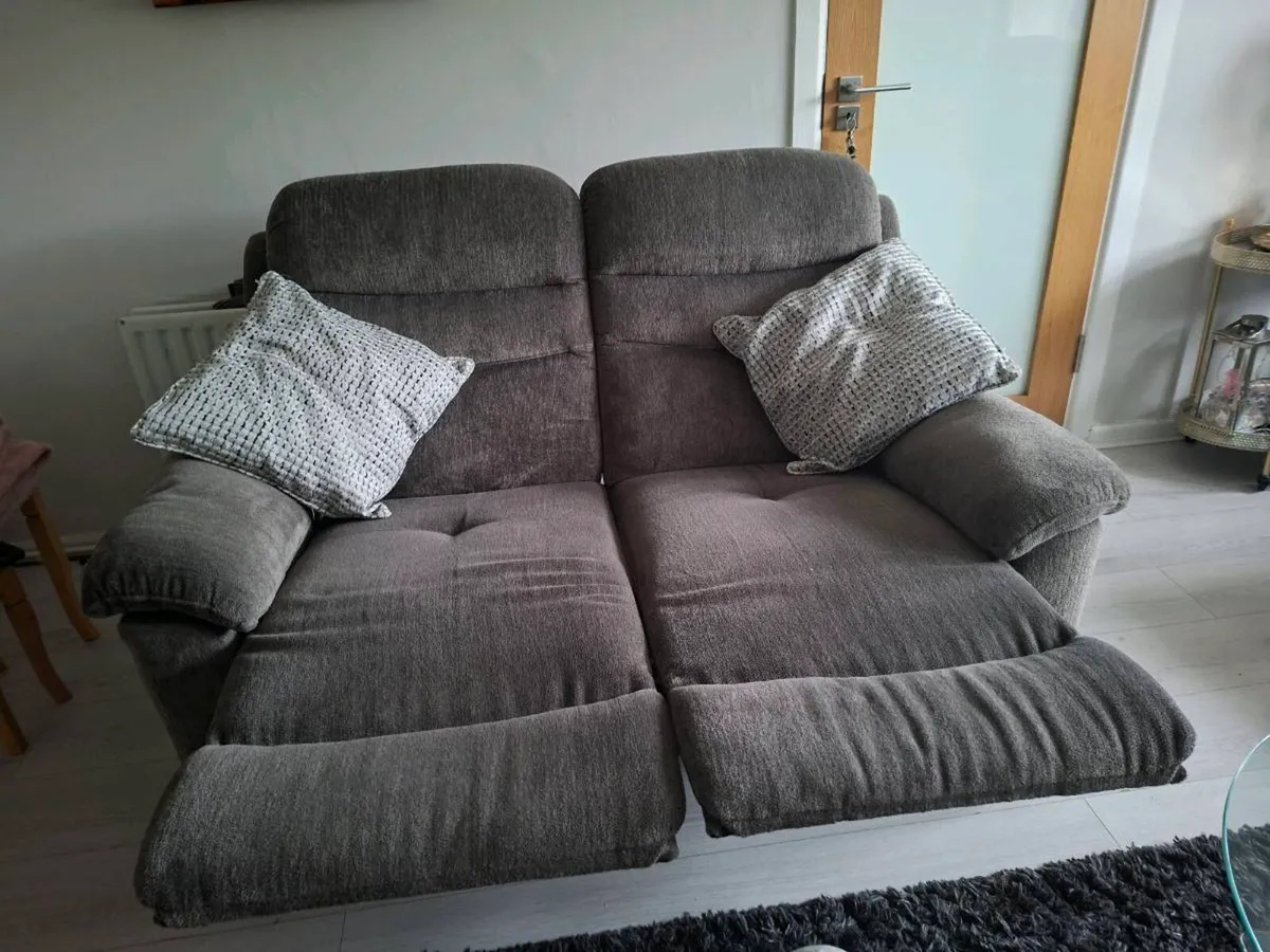 3+2 seater reclining sofas - Image 3