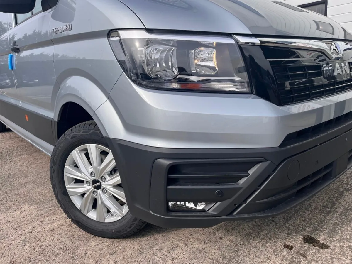 Man TGE 3.180 AUTO WITH WINTER PACK - Image 2