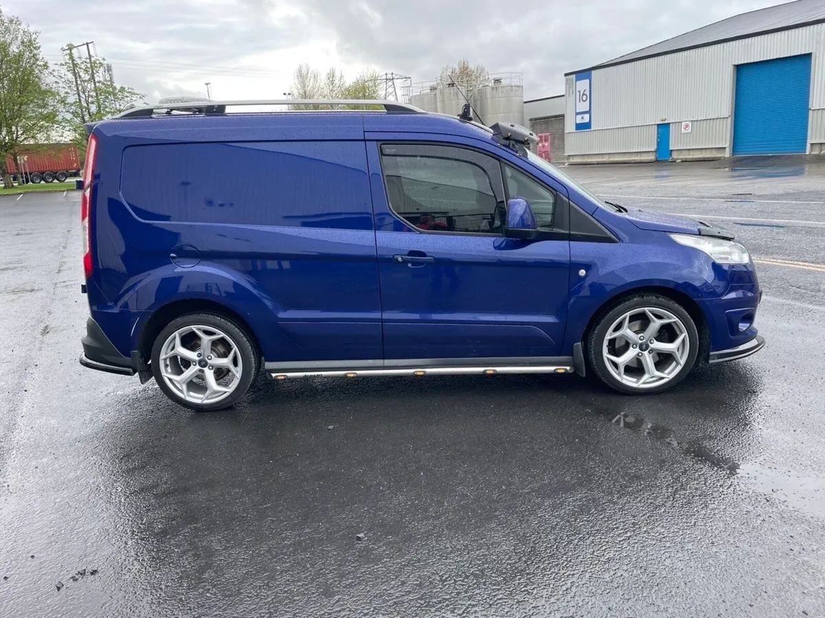 Ford transit connect Limited - Image 2