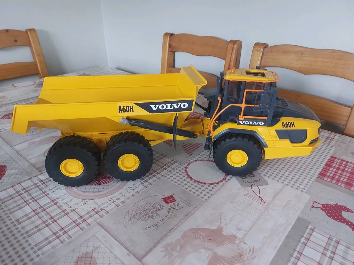 Volvo A60H kids toy - Image 1