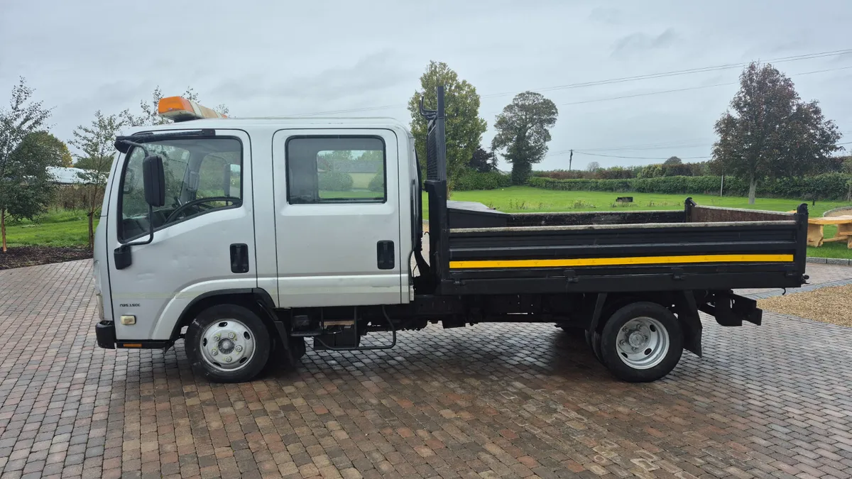 Isuzu  tipper - Image 2
