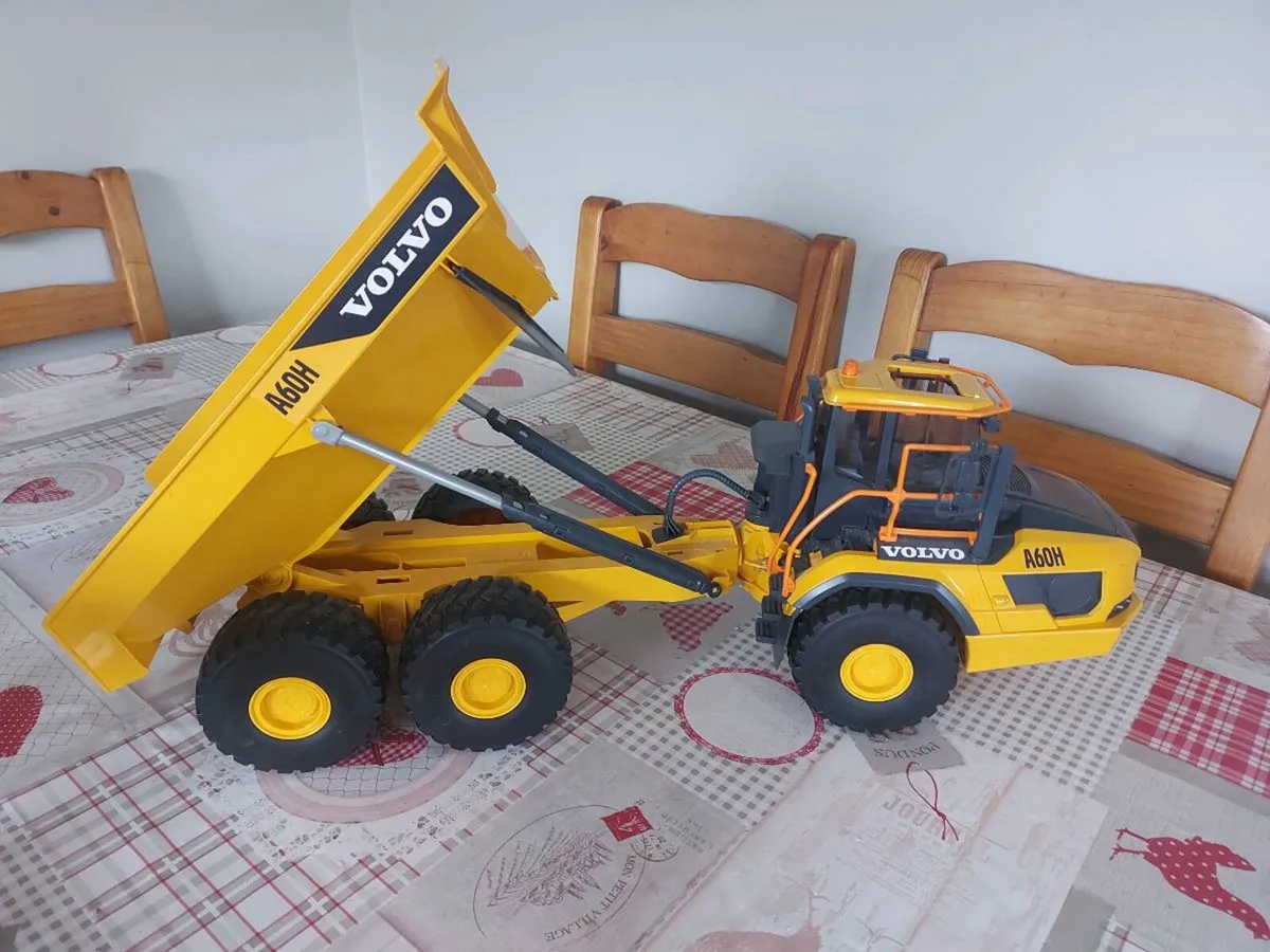 Volvo A60H kids toy - Image 3