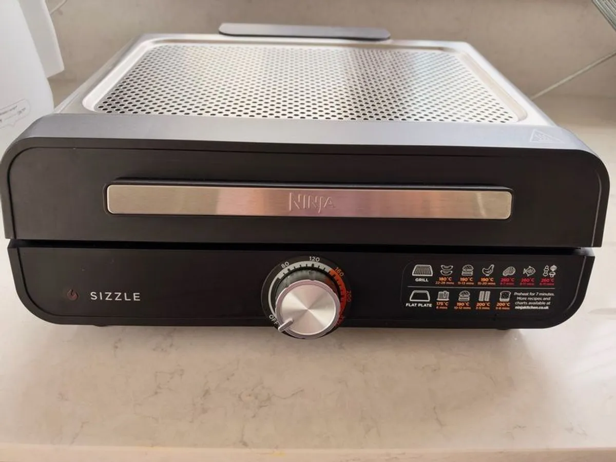Ninja Sizzle Indoor Grill & Flat Plate Both Plates Included - Image 3