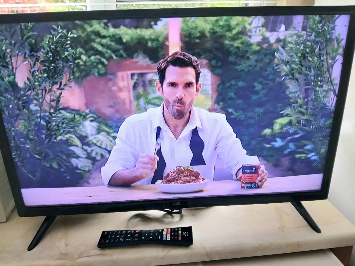 Jvc Smart 32 inch hdmi tv. - Image 3