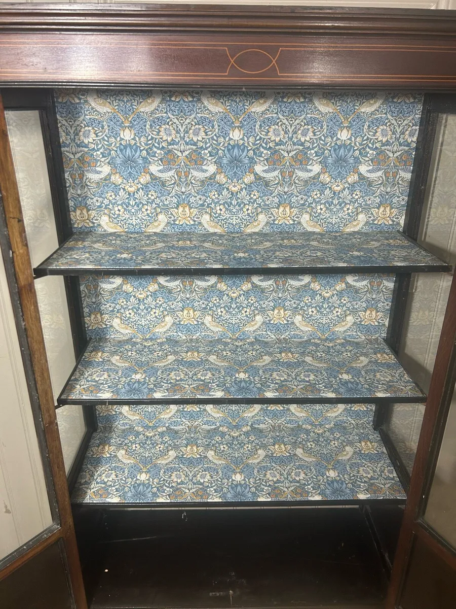 Antique cabinet - Image 3