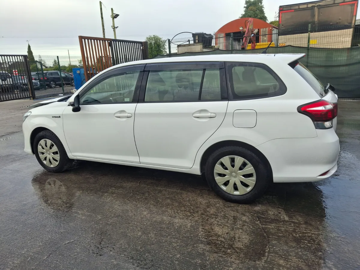 172 Toyota Corolla Fielder  Hybrid  Automatic - Image 4