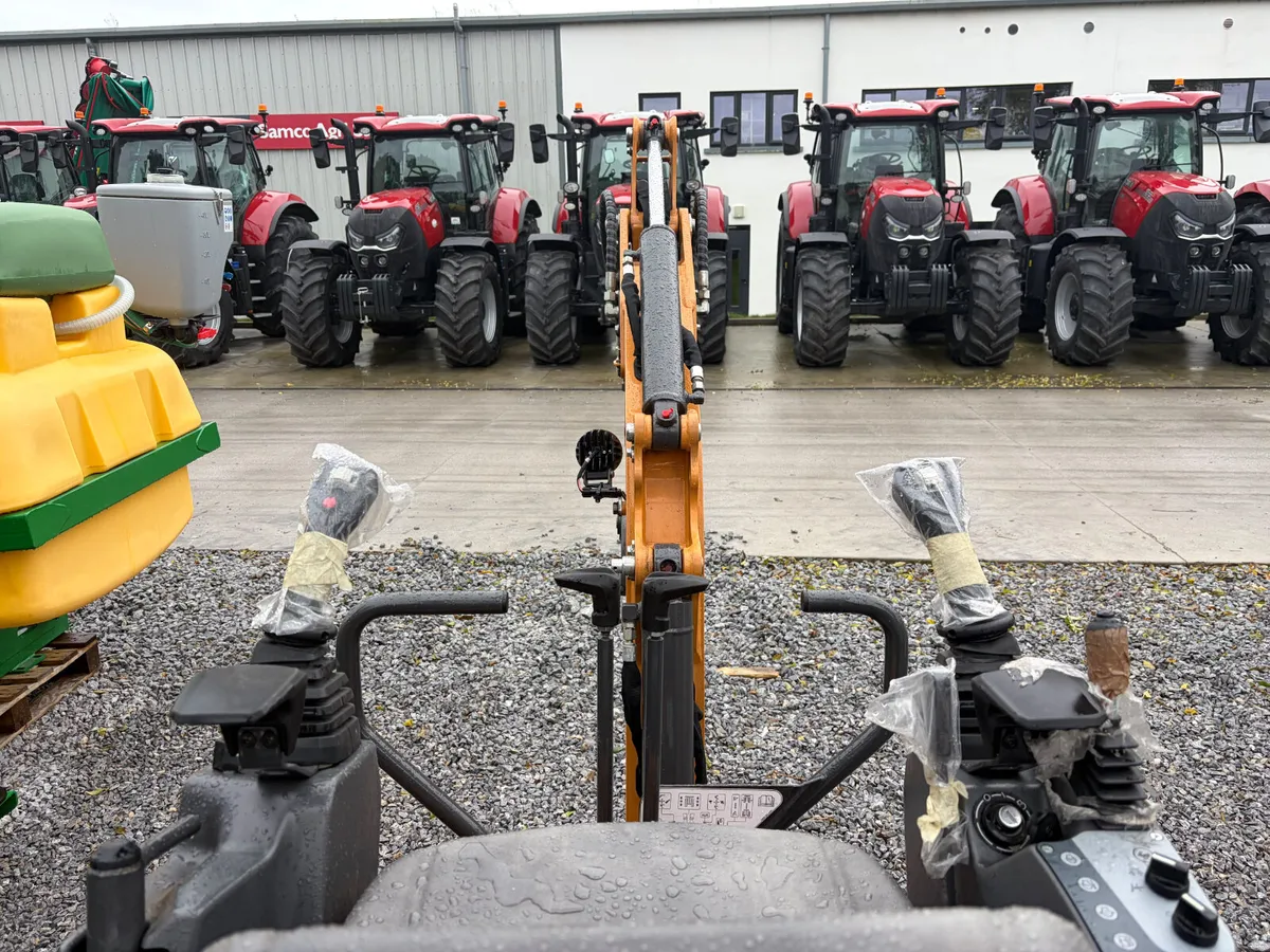 CASE CX12D Mini Digger - Image 4