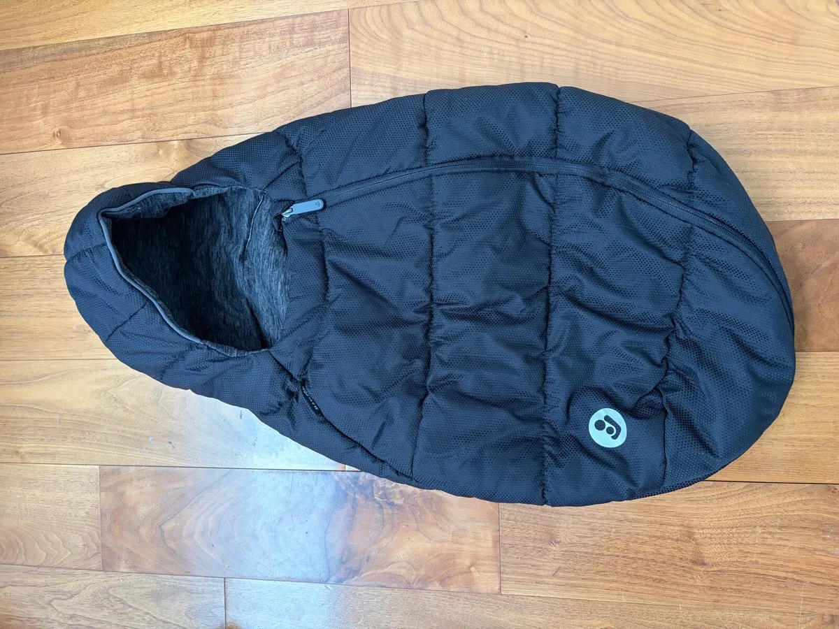 Maxi Cosi car seat foot muff - Image 1