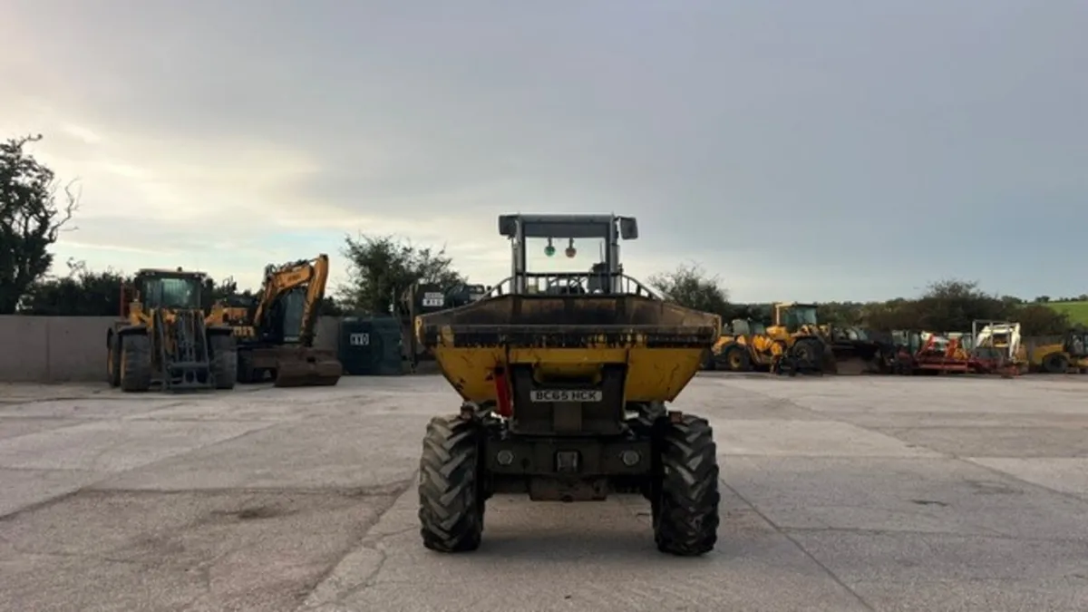 2016 Wacker Neuson DV60 6 Ton Cabbed Swivel Dumper - Image 4