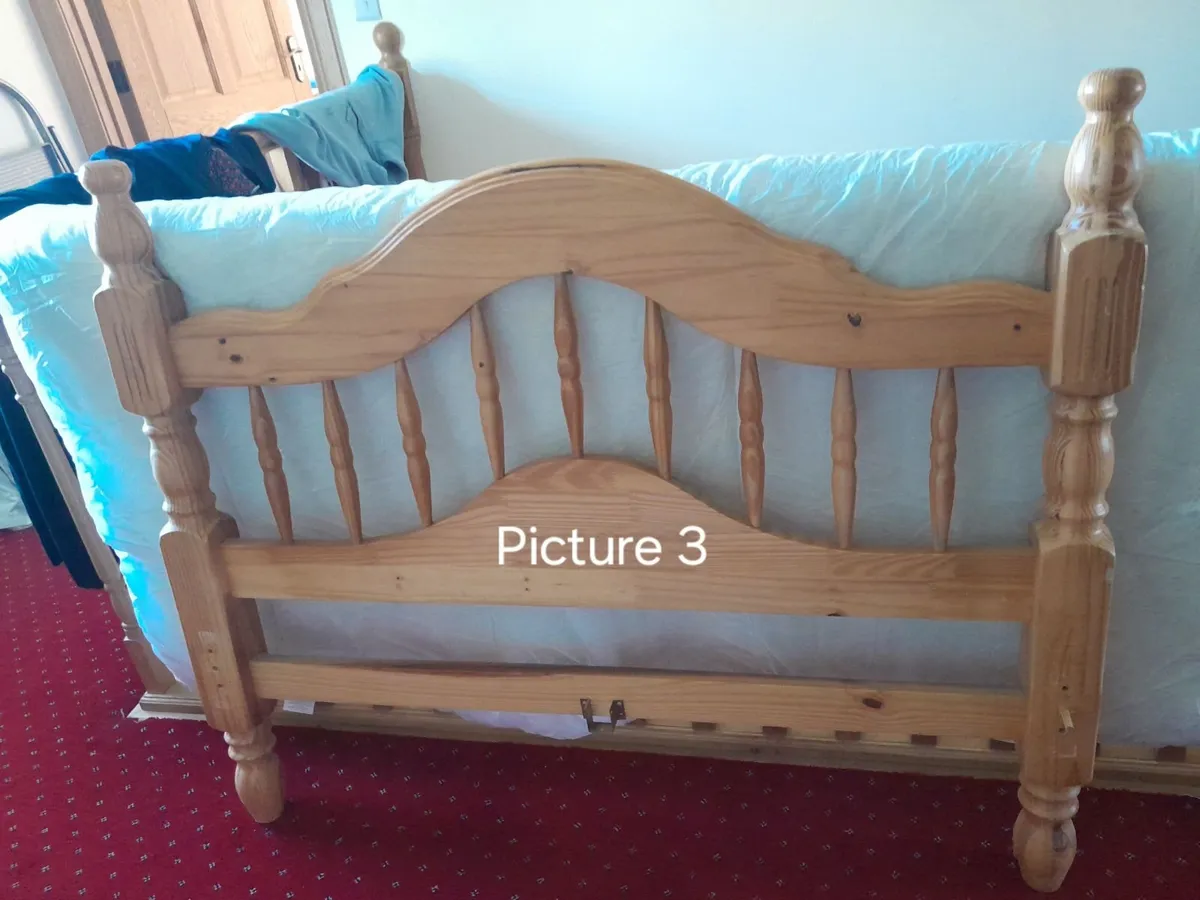 Couch and beds - Image 3