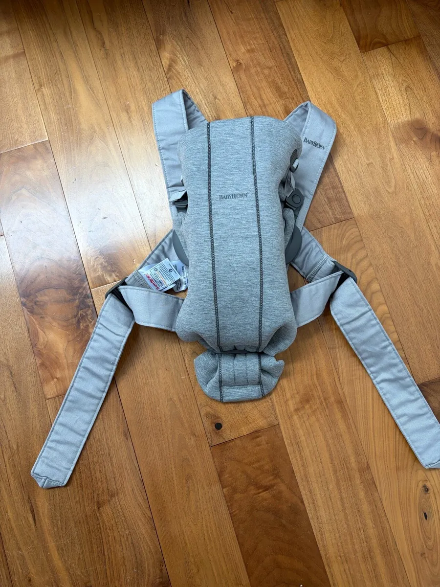 Baby Bjorn baby carrier - Image 1