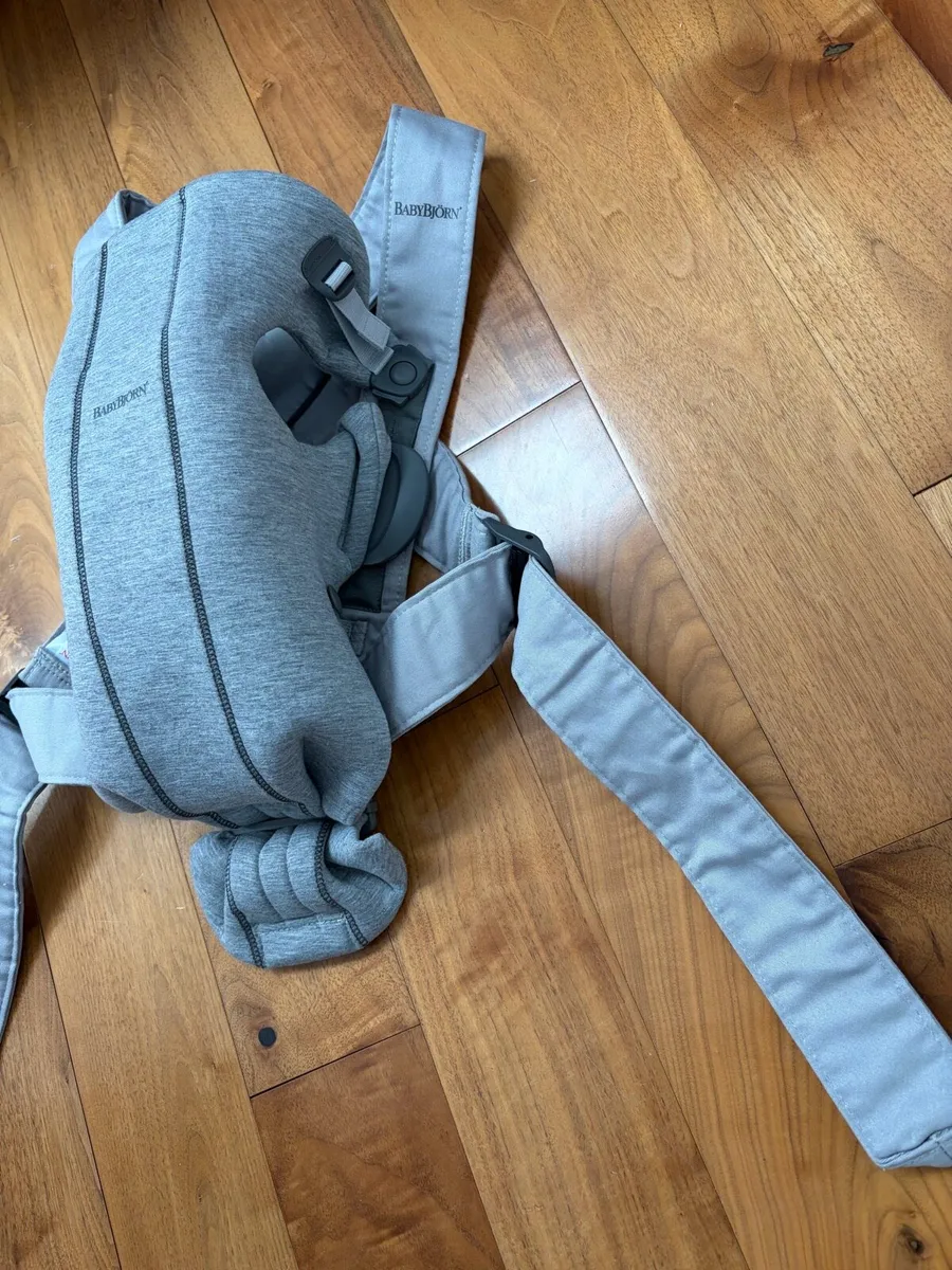Baby Bjorn baby carrier - Image 4