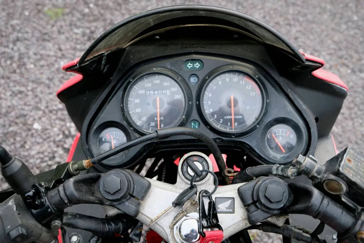 Honda CBR 125R - Image 2