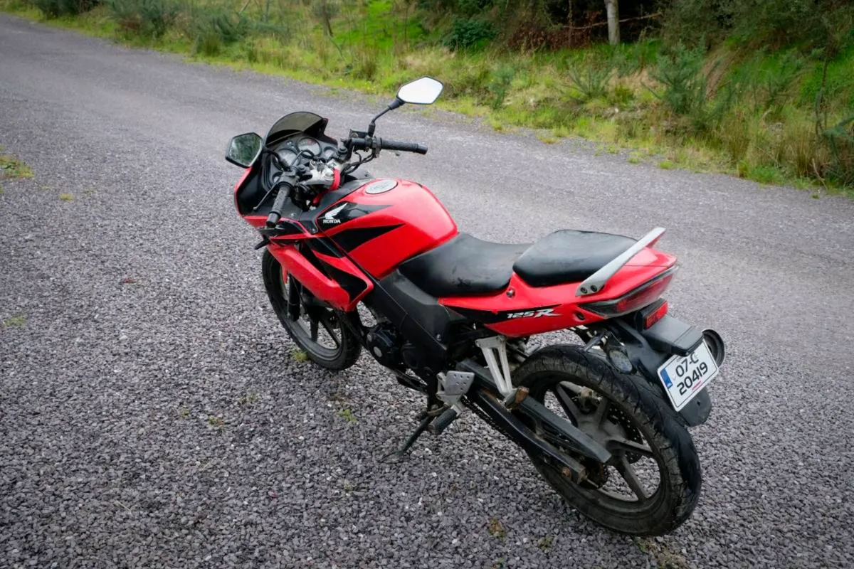 Honda CBR 125R - Image 3