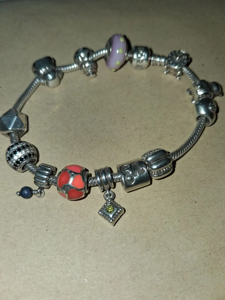 Pandora bracelet with charms - Image 3