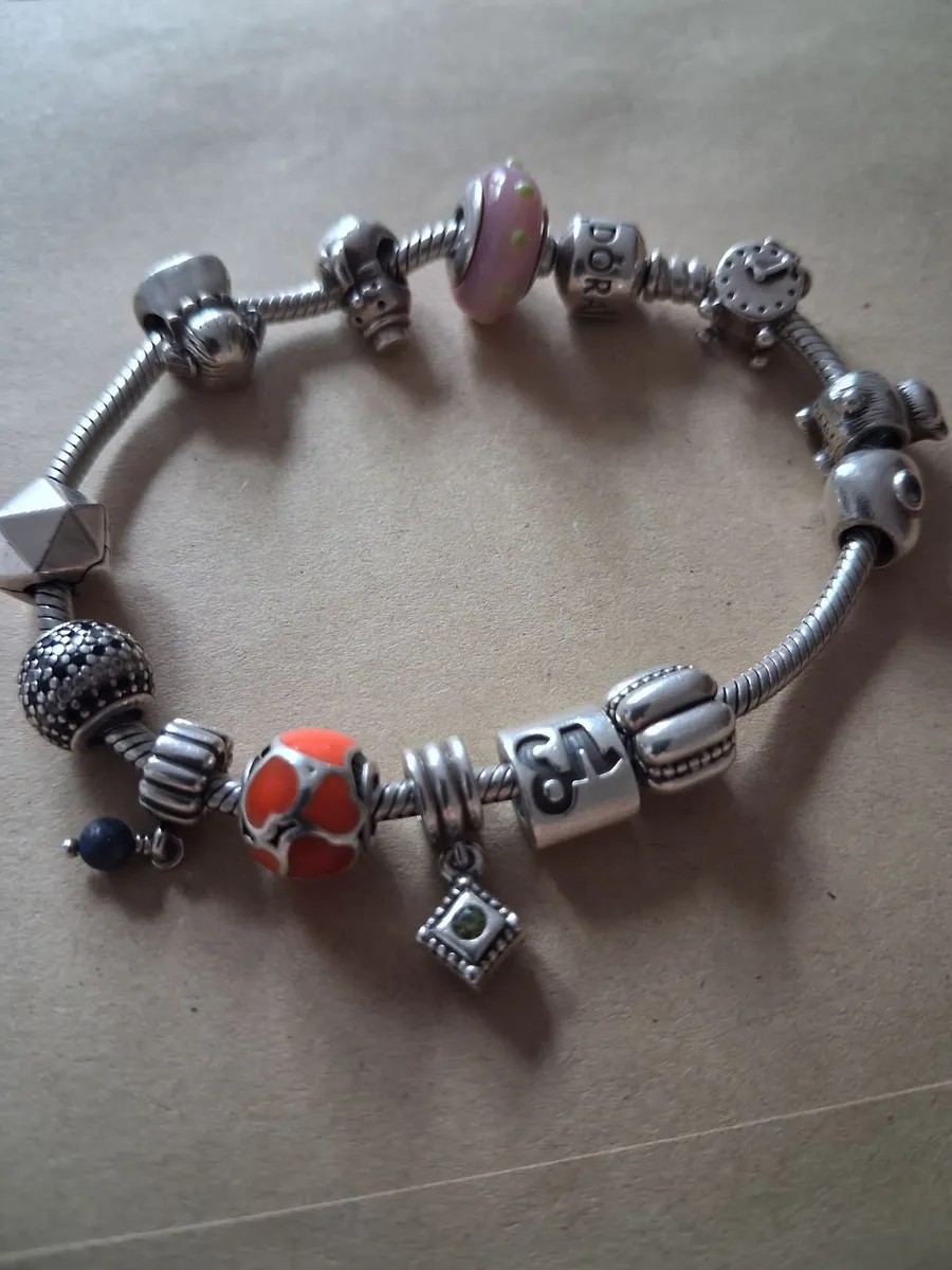 Pandora bracelet with charms - Image 2