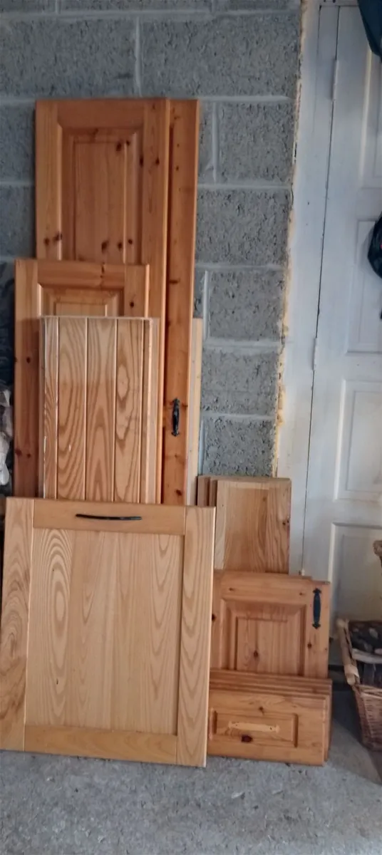 Wooden cabinet doors collection - Image 2
