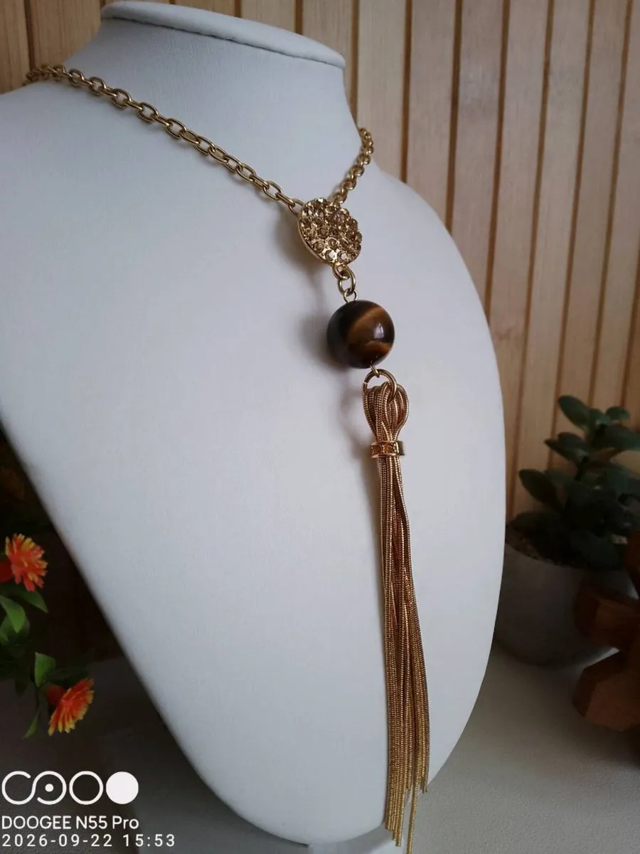 Women's Vintage Style Necklace - Image 3