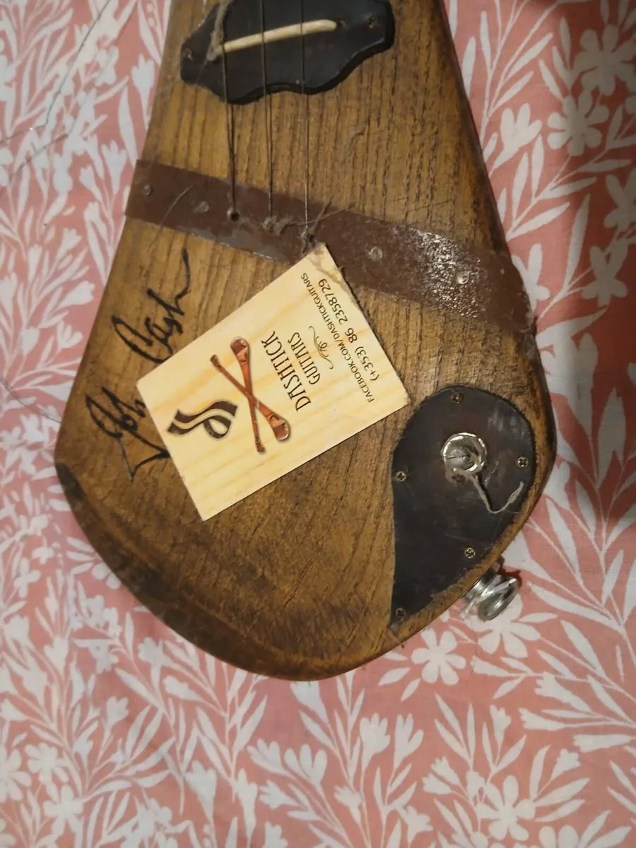 Hurley electric guitar 🎸 - Image 2