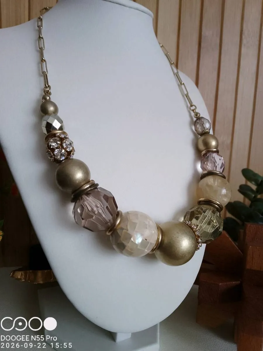 Women's Vintage Style Necklace - Image 2