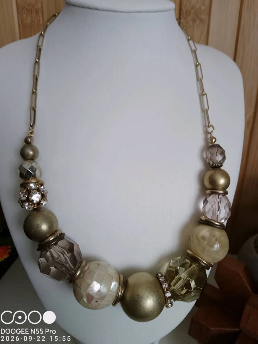 Women's Vintage Style Necklace - Image 4