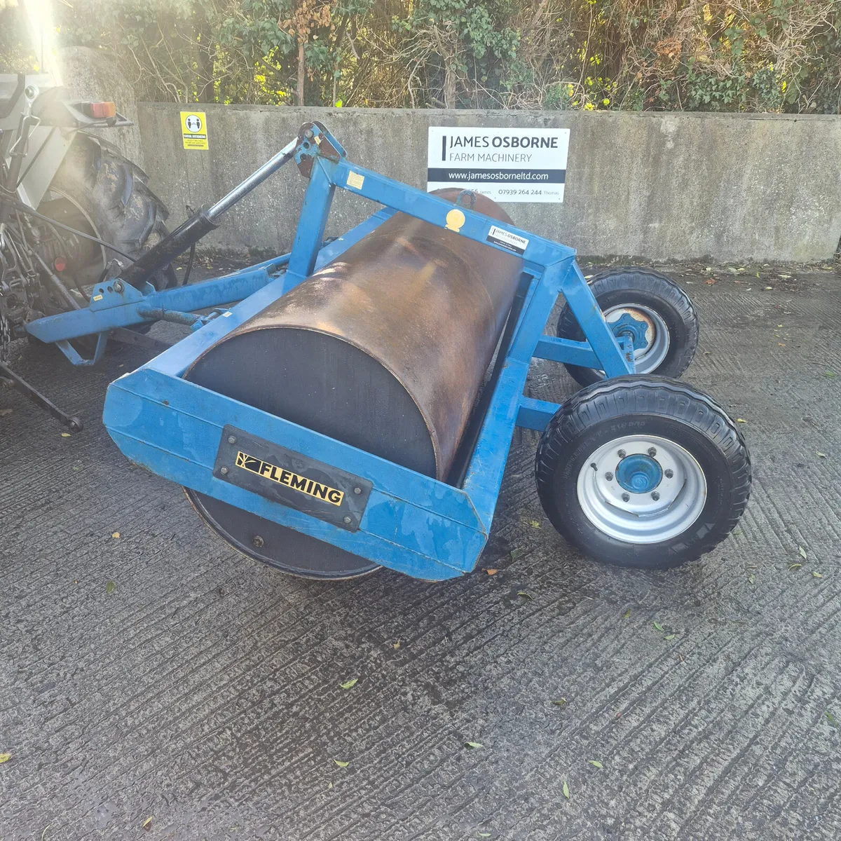 Fleming 9ft Roller - Image 1