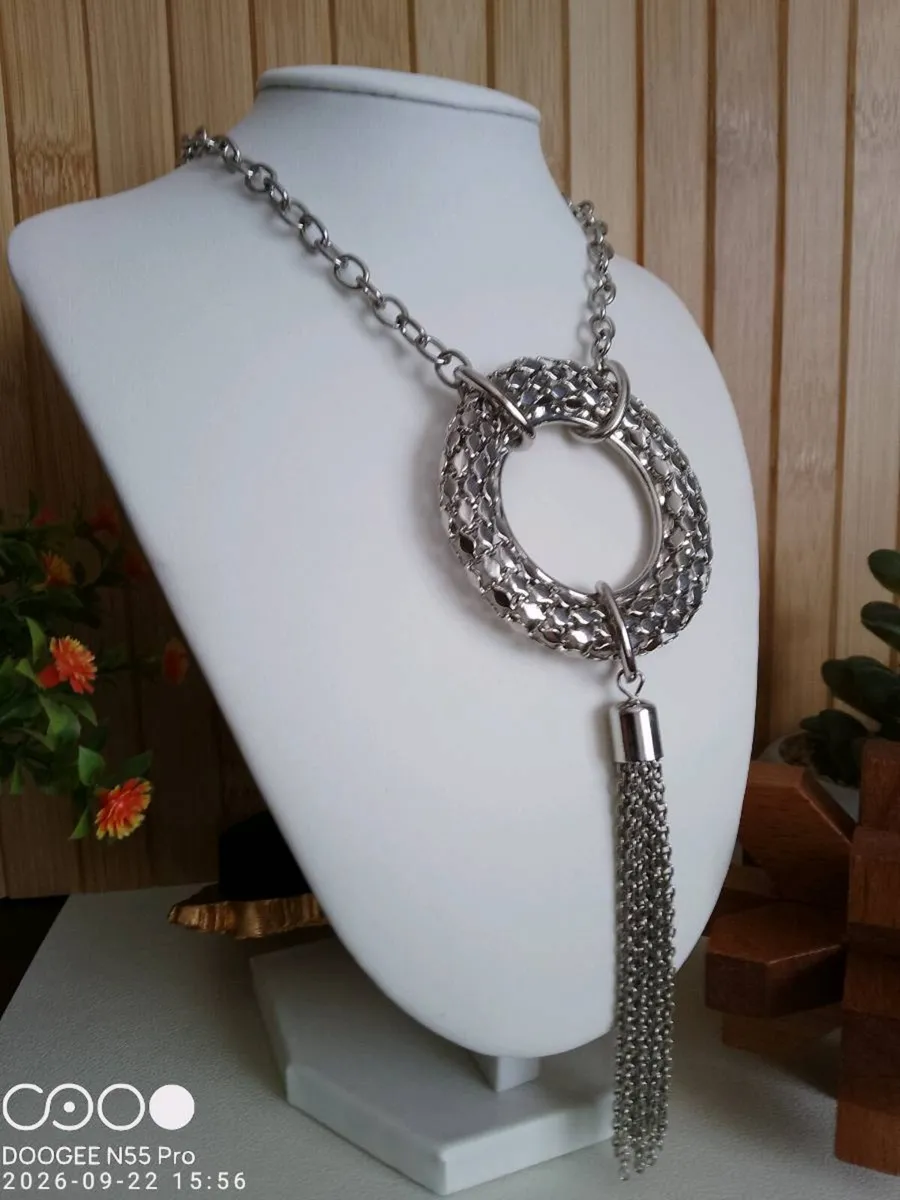 Women's Vintage Style Necklace - Image 1