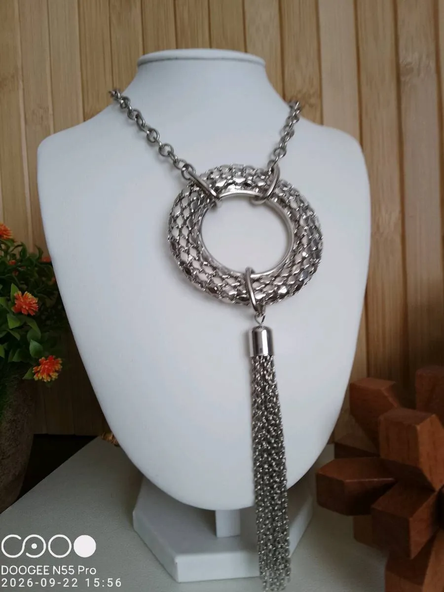 Women's Vintage Style Necklace - Image 2
