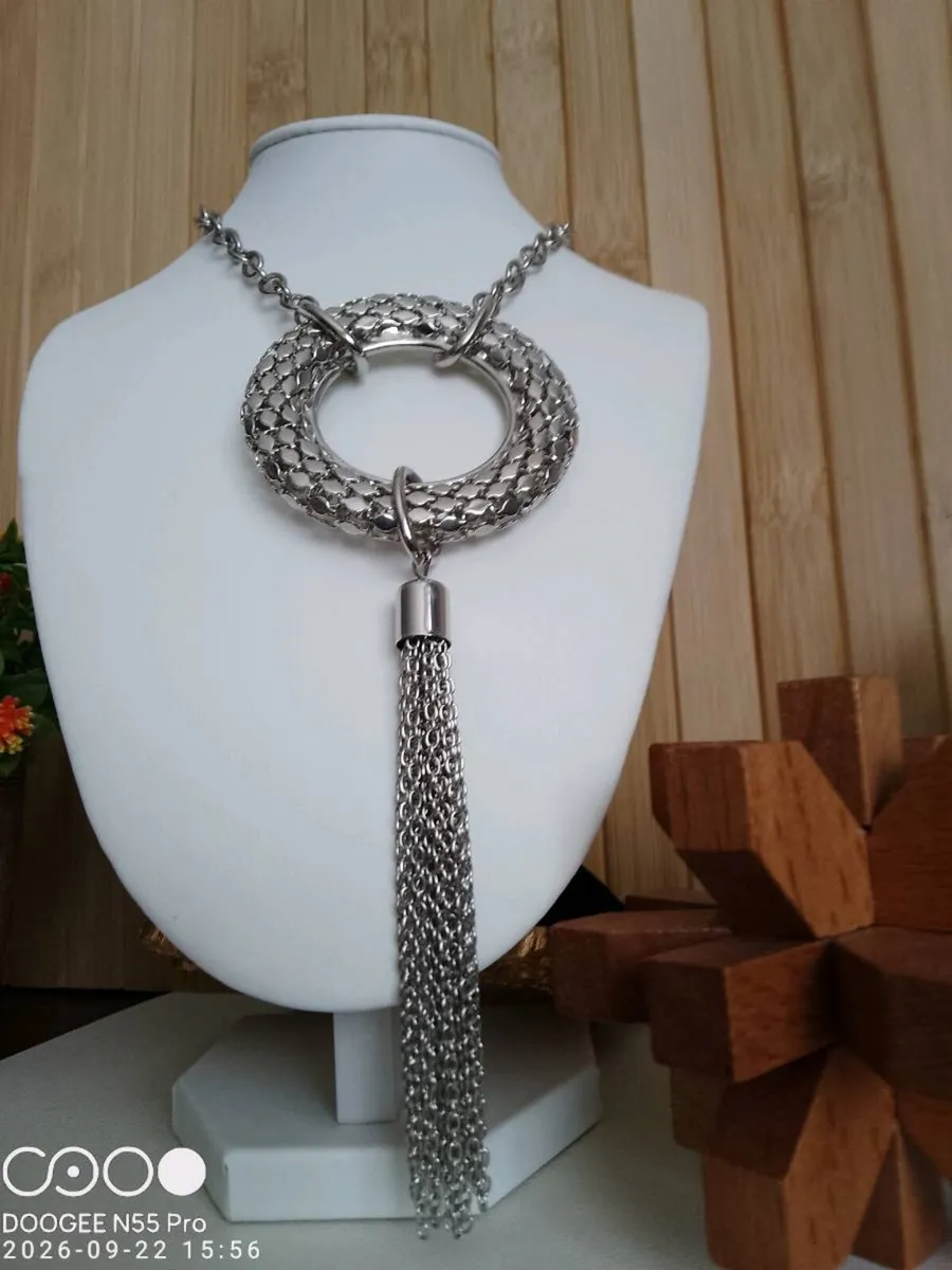 Women's Vintage Style Necklace - Image 3