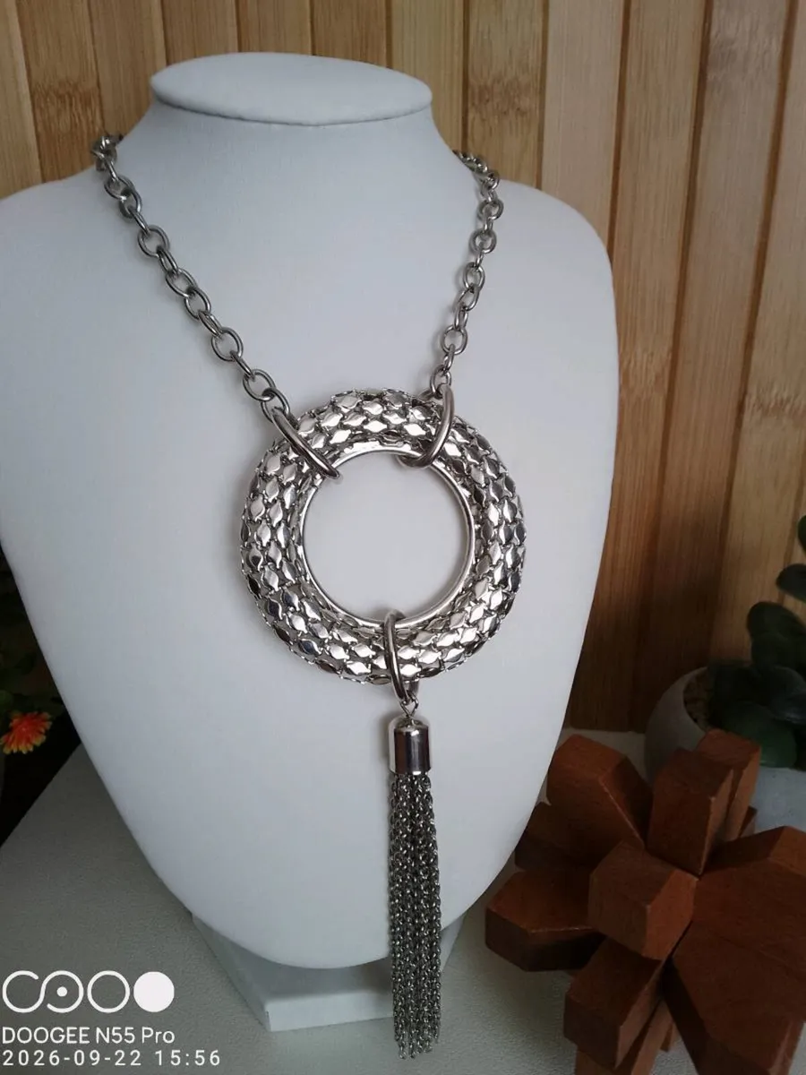 Women's Vintage Style Necklace - Image 4